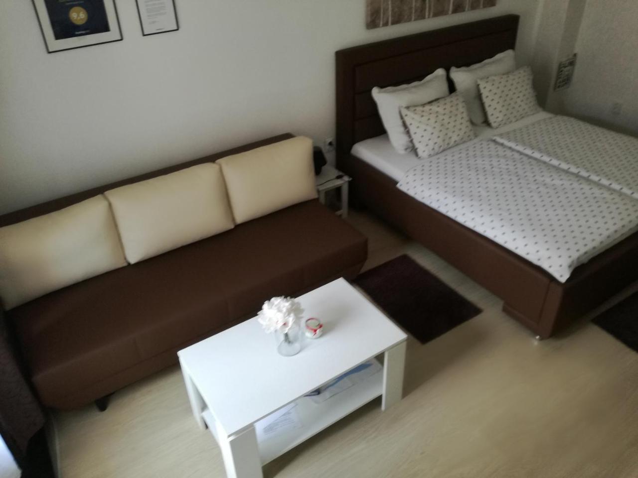 Guesthouse Coco Slavonski Brod Eksteriør bilde